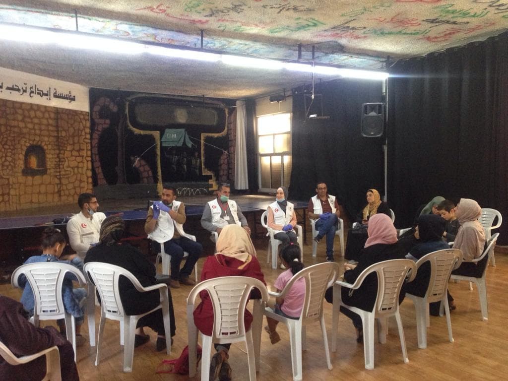 لجان العمل الصحي ومركز إبداع ينظمان لقاءات توعوية لأهالي الأطفال مرضى السكري ولكبار العمر من مرضى السكري (7).jpg