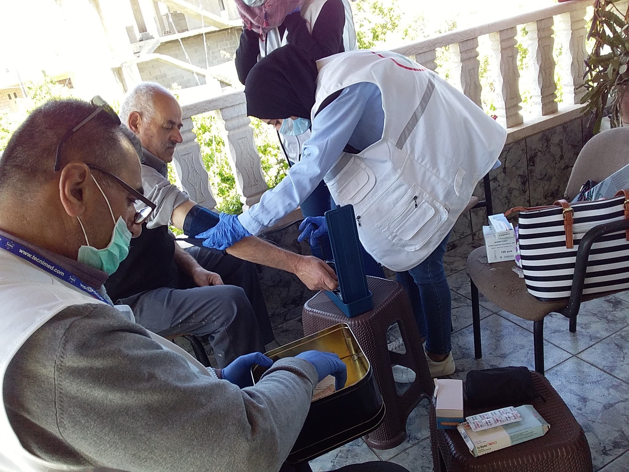 لجان العمل الصحي تنفذ فحوصات طبية وتثقيفية وبعض الأنشطة المجتمعية (4).jpg