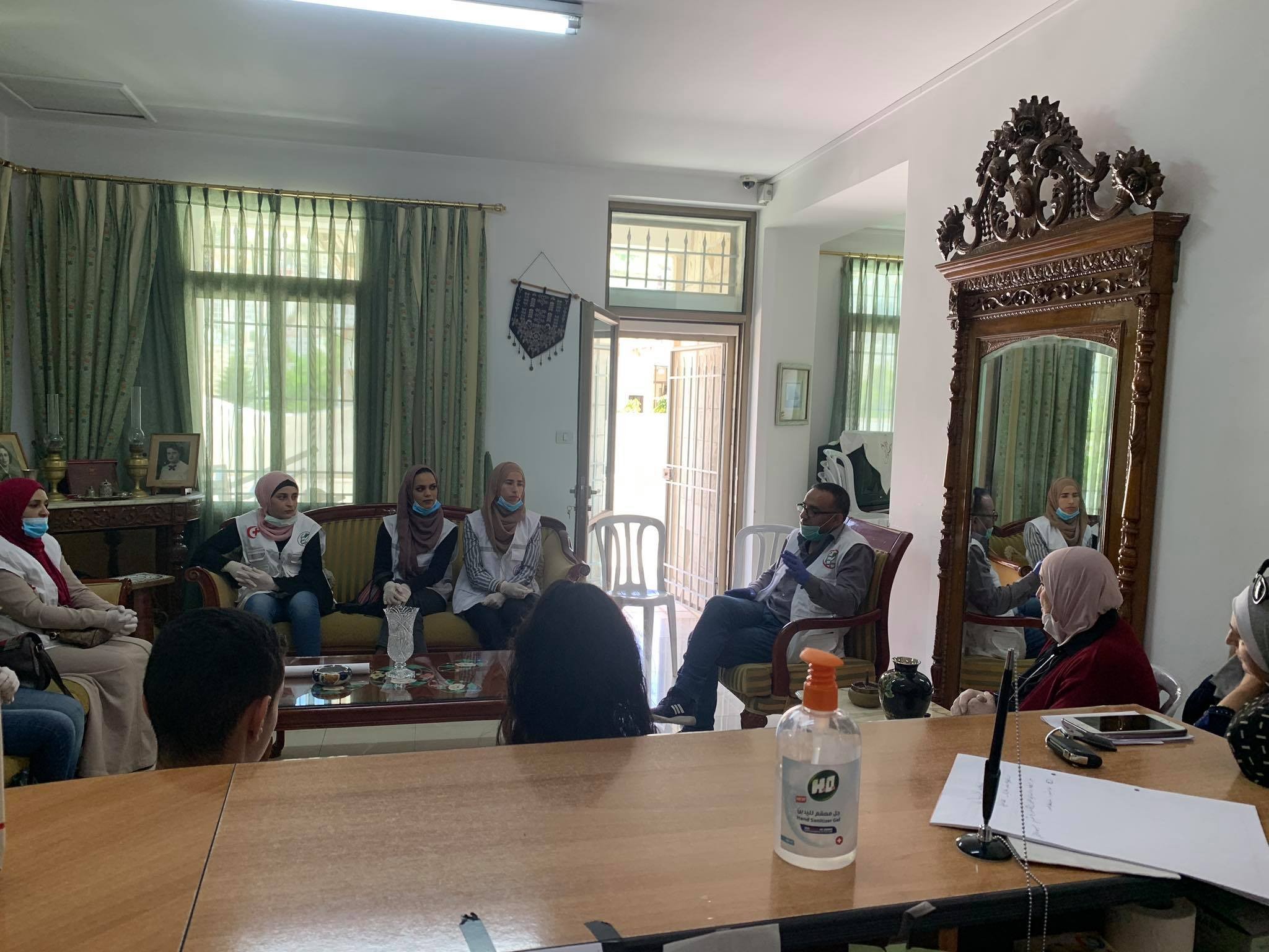 لجان العمل الصحي تنظم نشاطات صحية وتفريغ نفسي للمسنات في نابلس (7).jpg