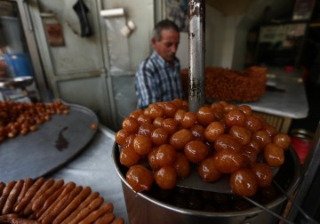 مشاهد رمضانية من الأسواق الفلسطينية