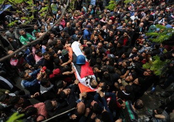 غزة تودع شهيد الحقيقة الصحفي أحمد أبو حسين