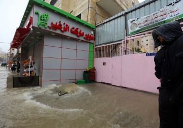 غرق شارع القدس رام الله بفعل المنخفض الجوي