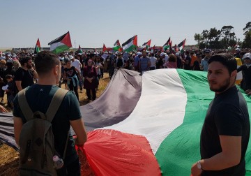 حيفا: الآلاف يشاركون في 