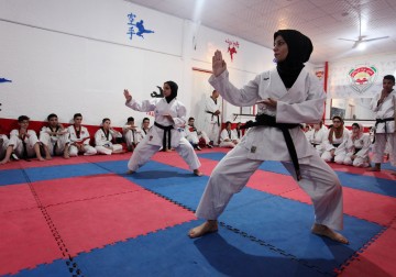 غزة: عروض الكاراتيه ضمن فعاليات اليوم الأولمبي الفلسطيني