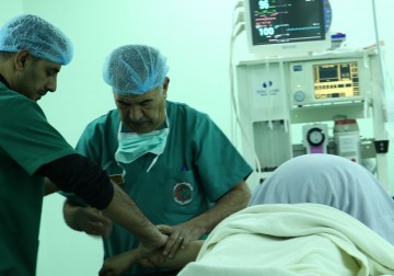 نجاح عملية مُعقّدة لاستئصال ورم خطير لسيدة في غزة