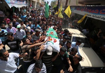 جماهير شعبنا تشيّع جثمان الشهيد محمد أبو دقة في خانيونس