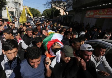 تشييع جثمان الشهيد أحمد أبو جبل شرق غزة