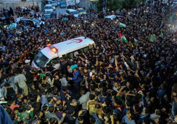 غزة.. الآلاف يشيعون جثمان العالم الفلسطيني فادي البطش