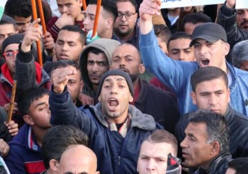 رفح.. الآلاف من أنصار الجبهة الشعبية ينتفضون ضد الحصار والانقسام