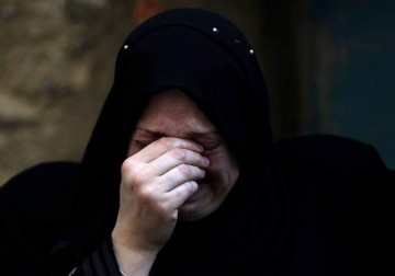 "فبكت دمعتين ووردة".. وداعًا محمد 