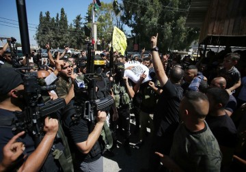 أبناء شعبنا في جنين يشيعون جثمان الشهيد حمد أبو جلدة 