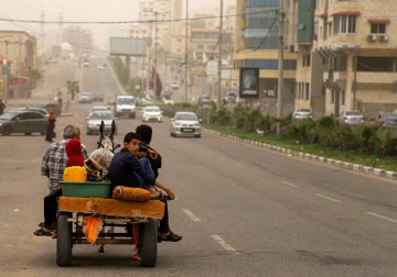 الاجواء الرملية العاصفة في مدينة غزة  اليوم