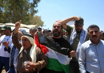 صلاة الجمعة ومظاهرة في الخان الأحمر.. رفضًا للتهجير