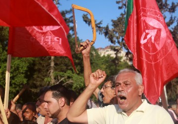 جماهير غزة: ارفعوا العقوبات 