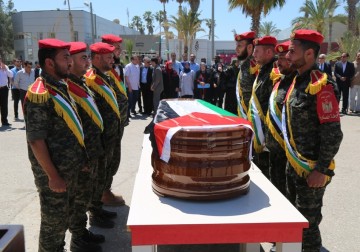 جثمان الرفيق الراحل رباح مهنا يصل أرض الوطن 