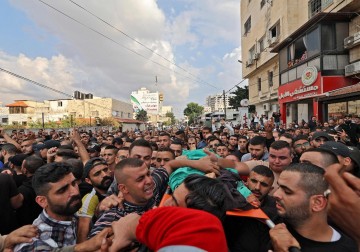 أبناء شعبنا في جنين يشيعون جثمان الشهيد الطفل محمد خلوف