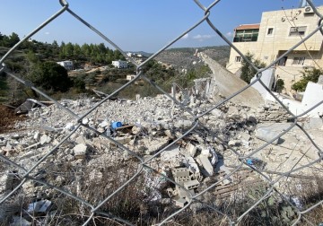 الاحتلال يهدم منزلاً في الولجة شمال غرب بيت لحم