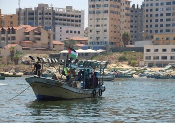 إطلاق سفينة كسر الحصار الثانية