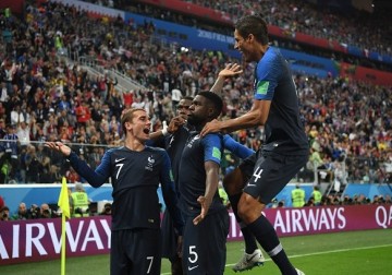 "الديوك" إلى نهائي كأس العالم