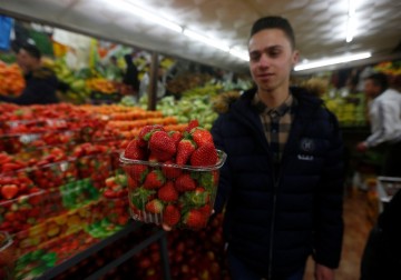 أجواء السوق الكبرى في مدينة الخليل الفلسطينية