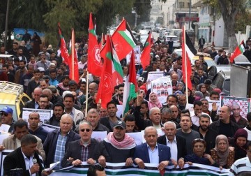 الجبهة الشعبية تنظم مسيرة حاشدة في غزة دعمًا للأسرى