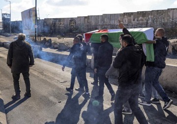 رام الله.. الاحتلال يقمع مسيرة مطالبة باسترداد جثامين الشهداء 