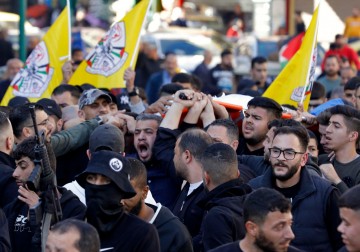 أبناء شعبنا في نابلس يشيعون جثمان الشهيد الطفل أحمد شحادة