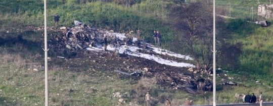 صورة لحطام الطائرة التي أسقطتها الدفاعات الجوية السورية