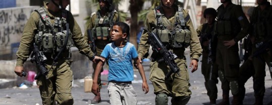 سجون الاحتلال تحتجز 420 طِفلاً فلسطينياً