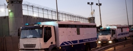 أرشيف: مركبات نقل الأسرى بين السجون