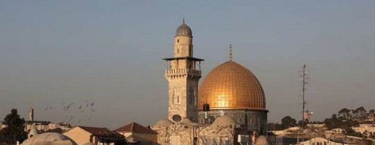 الحكومة تدين قرار منع الاذان في القدس