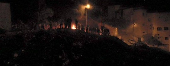 أهالي نابلس يحتشدون أمام منزل الأسير راغب عليوي