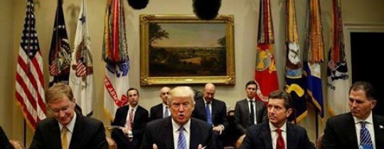 ترامب يوقع أمراً بانسحاب بلاده من اتفاق التجارة عبر المحيط الهادي