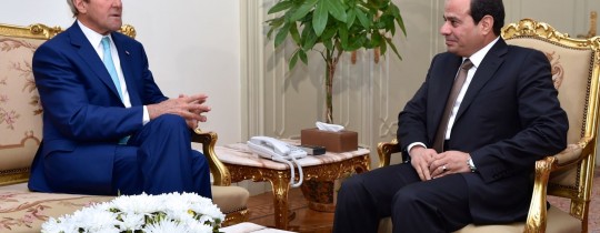 السيسي يبحث مع كيري الأوضاع في المنطقة وعملية السلام
