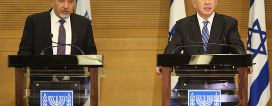 رئيس وزراء ووزير جيش الاحتلال