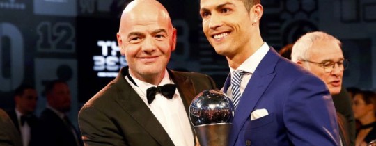 كريستيانو رونالدو أفضل لاعب للعام 2016