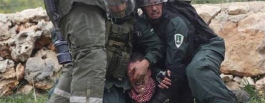 صورة ارشيفية لقمع قوات الاحتلال للمتظاهرين