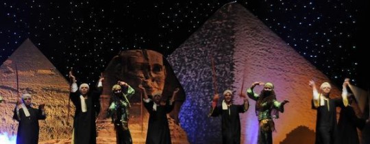 أرشيفية: عرض مسرحي من افتتاح المهرجان العام الماضي