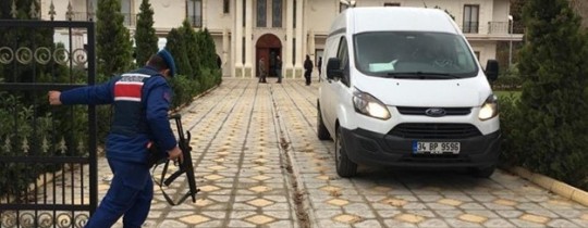 بدأت الشرطة التركية تفتيش فيلا في قرية صامانلي في إطار التحقيقات بمقتل خاشقجي