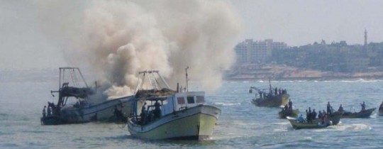 بحرية الاحتلال تستهدف الصيادين في بحر شمال قطاع غزة