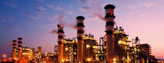 تسببت تخمة المعروض من النفط بهبوطه بنسبة 60 % منذ عام 2014