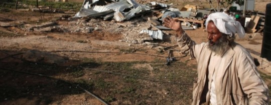 إخطارات بوقف بناء عدد من المنازل في الأغوار