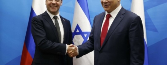 رئيس وزراء الاحتلال الصهيوني ونظيره الروسي