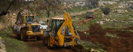 تعبيرية- جيش الاحتلال في أراضي المواطنين بجنين