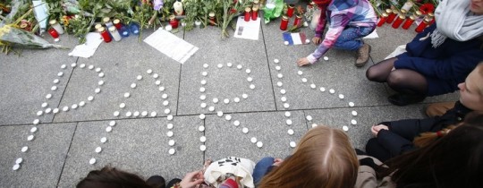 أوقعت الجمعة الدامية بباريس 129 قتيلاً ومئات الإصابات