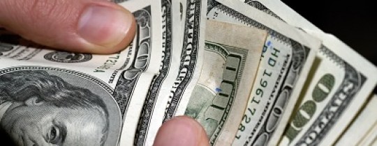 المبلغ مخصص لعوائل 2200 من شهداء غزة