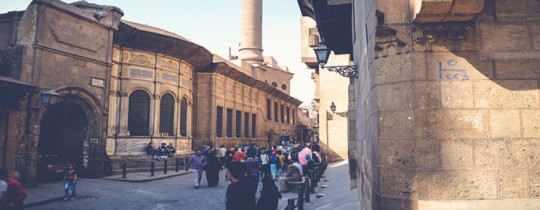 الدولة الدّينية أم الدولة المدنيّة؟: صراعٌ على مداخل الإصلاح 
