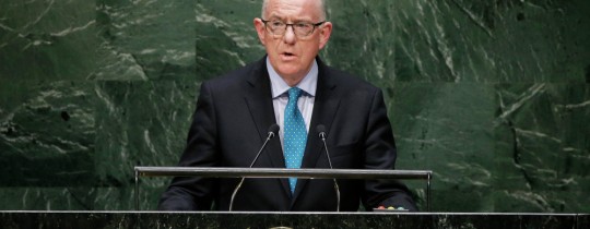 وزير الخارجية الإيرلندي يصل قطاع غزة