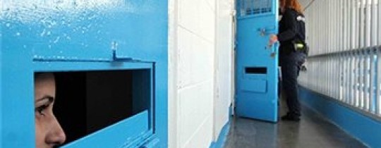 وجود 39 أسيرة في سجون الاحتلال