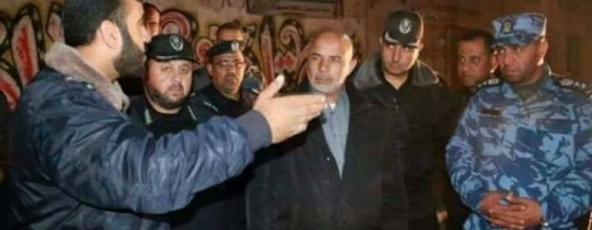 اللواء توفيق أبو نعيم وقادة الأجهزة الأمنية أثناء تواجدهم في منطقة الصبرة